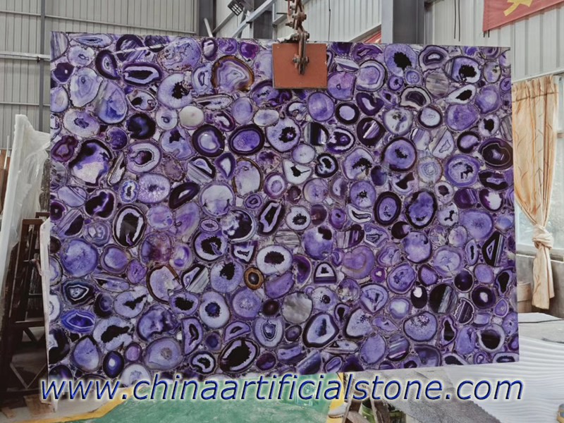 Piedra translúcida de ágata púrpura