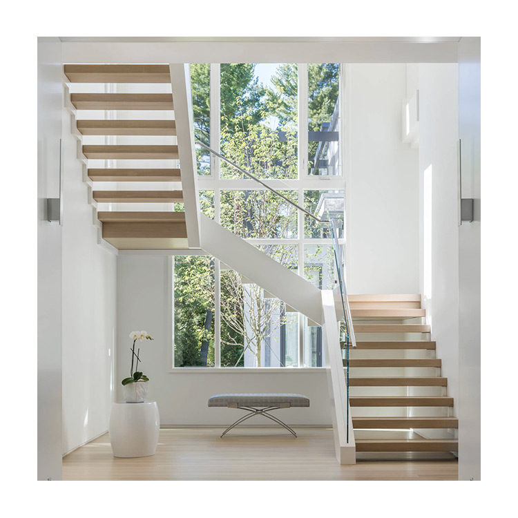 Diseño de barandilla de escalera de madera blanca de acero inoxidable en forma de L
