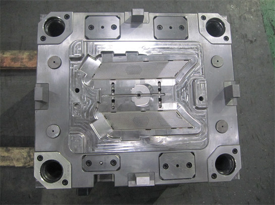 Moldes para rejillas de altavoces de automóviles