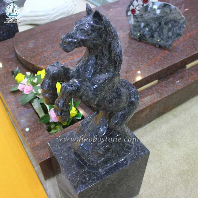 Cementerio de granito azul perla decoración animal caballo tallado
