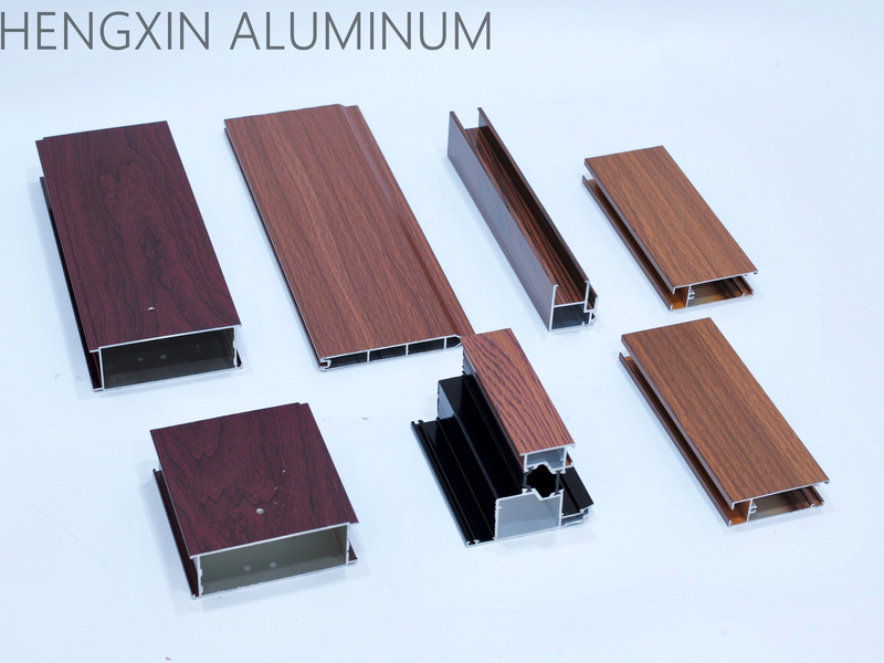 Aplicación de perfil de extrusión de aluminio Shengxin con anodizado y grano de madera

