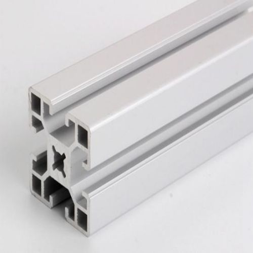 Perfil de aluminio plateado anodizado industrial
