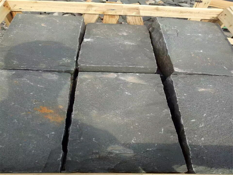 La piedra de basalto negro de China teja la piedra del cubo del adoquín
