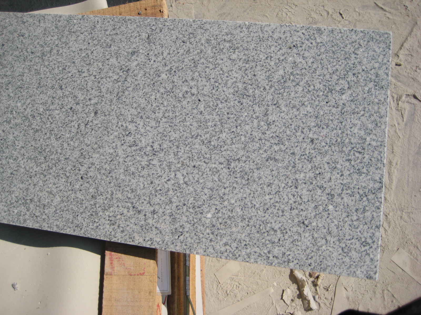 Azulejo de granito pulido gris granito G633
